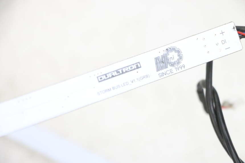 photo de VEILLEUSE DUALTRON VICTOR LIMITED 1 - Détail de la pièce