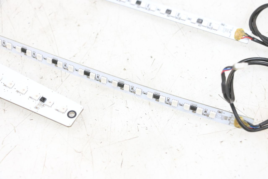 photo de VEILLEUSE DUALTRON VICTOR LIMITED 1 - Points de fixation