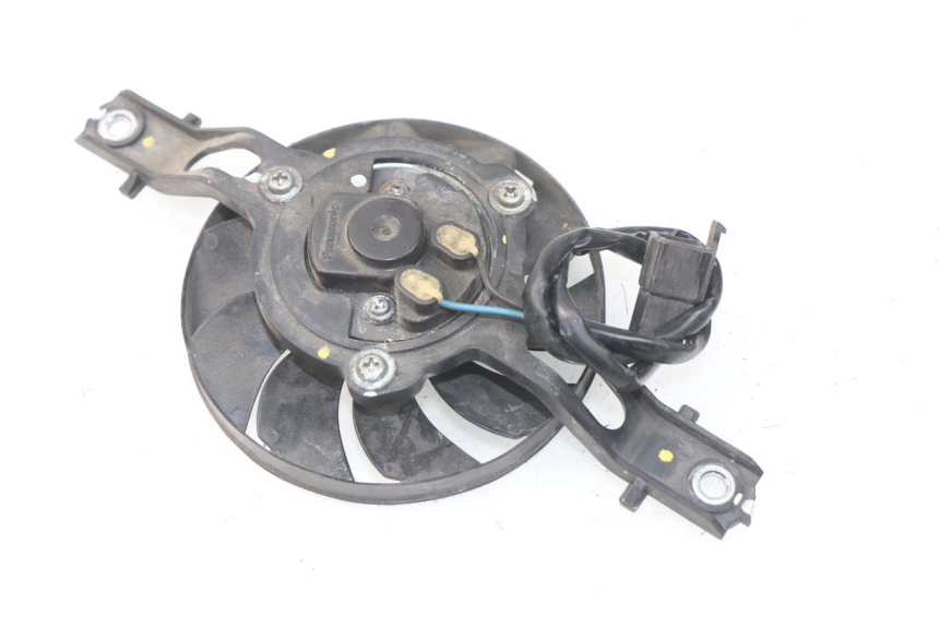 photo de VENTILATEUR SUZUKI BURGMAN 125 (2007 - 2014) - Autre angle de vue