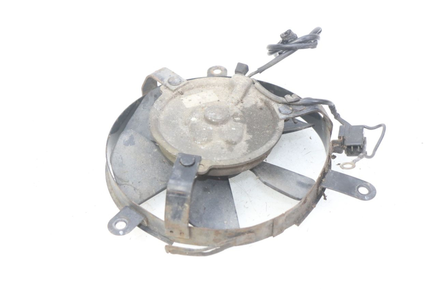 photo de VENTILATEUR HONDA CBR RR FIREBLADE 900 (1992 - 1994) - Gros plan technique
