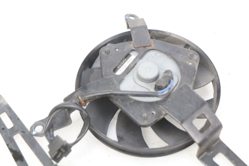 photo de VENTILATEUR YAMAHA FJR ABS 1300 (2016 - 2020) - Détail de la pièce