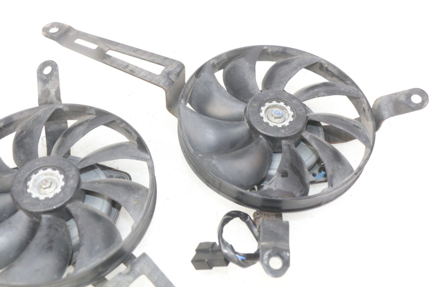 photo de VENTILATEUR YAMAHA FJR ABS 1300 (2016 - 2020) - Gros plan technique