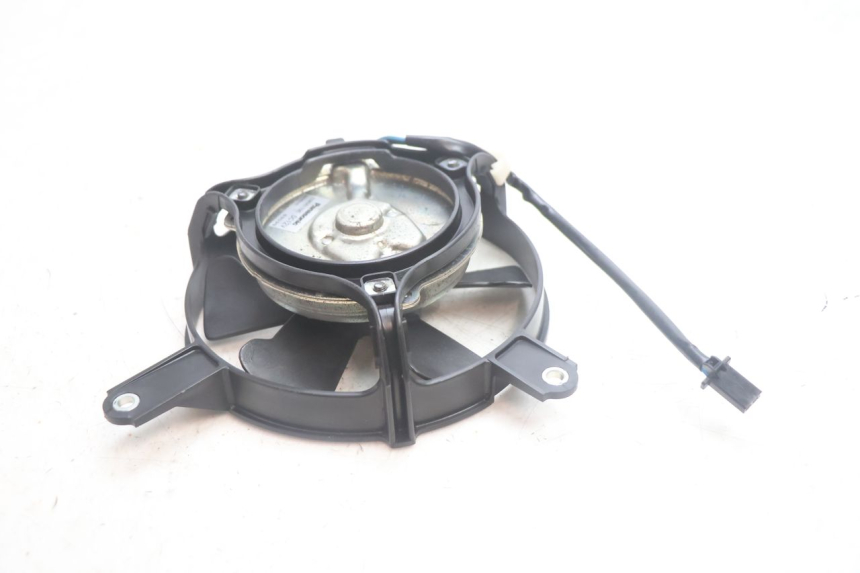photo de VENTILATEUR HONDA FJS SILVER WING SILVERWING 400 (2005 - 2008) - Zoom état d’usage