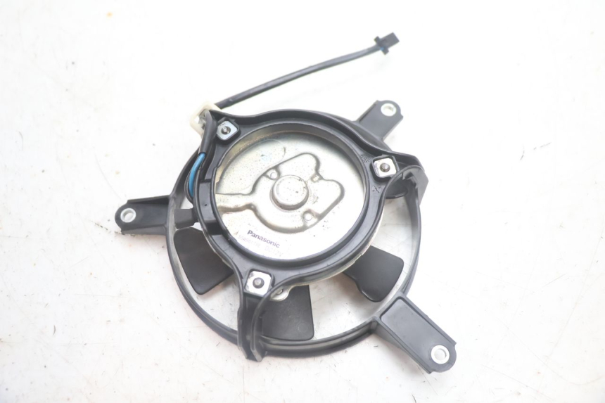 photo de VENTILATEUR HONDA FJS SILVER WING SILVERWING 400 (2005 - 2008) - Autre angle de vue