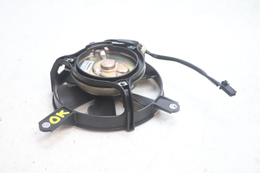 photo de VENTILATEUR HONDA FJS SILVER WING SILVERWING 400 (2005 - 2008) - Zoom état d’usage