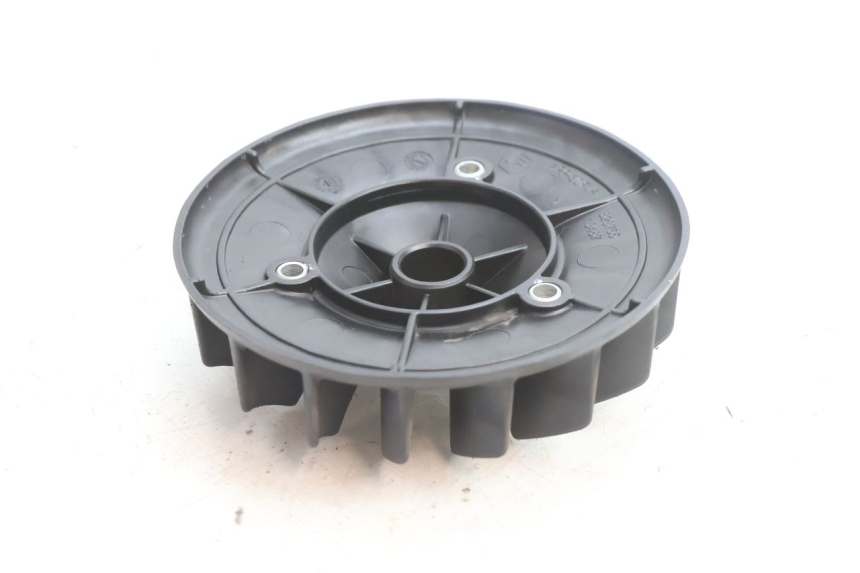 photo de VENTILATEUR PIAGGIO FLY 2T 50 (2004 - 2017) - Autre angle de vue