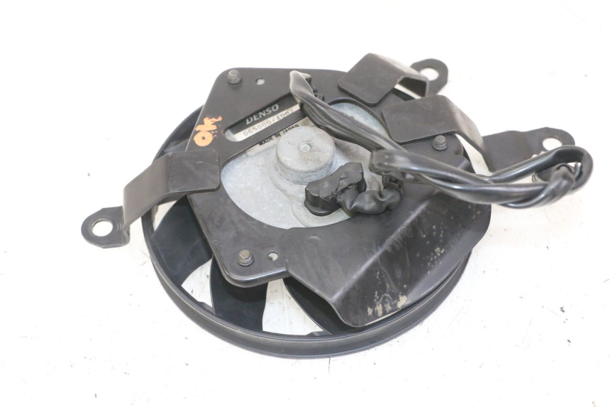 photo de VENTILATEUR YAMAHA FZ1 FAZER 1000 (2007 - 2009) - Gros plan technique