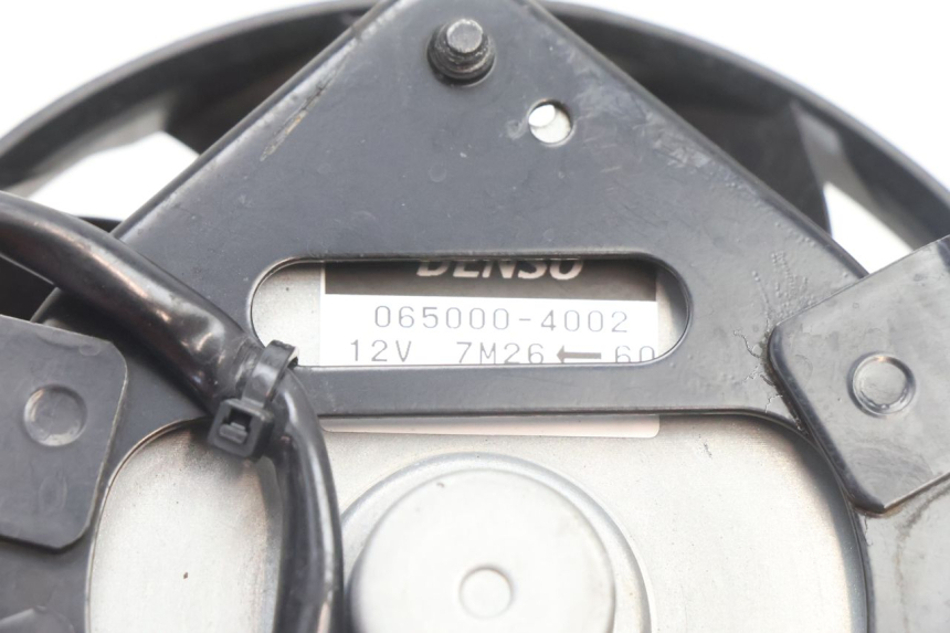 photo de VENTILATEUR YAMAHA FZ8 800 (2010 - 2016) - Gros plan technique