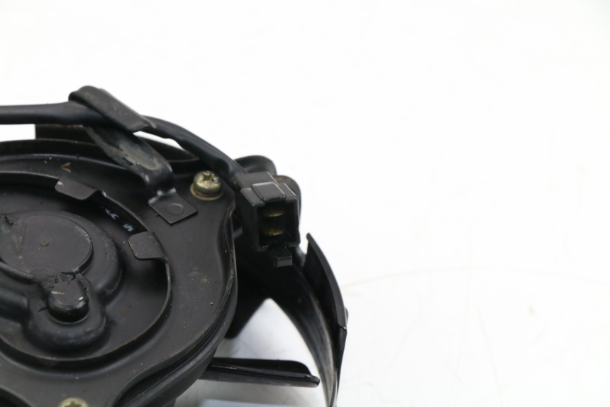 photo de VENTILATEUR YAMAHA FZX FAZER 750 (1987 - 1998) - Zoom état d’usage