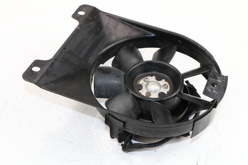 photo de VENTILATEUR YAMAHA FZX FAZER 750 (1987 - 1998) - Autre angle de vue