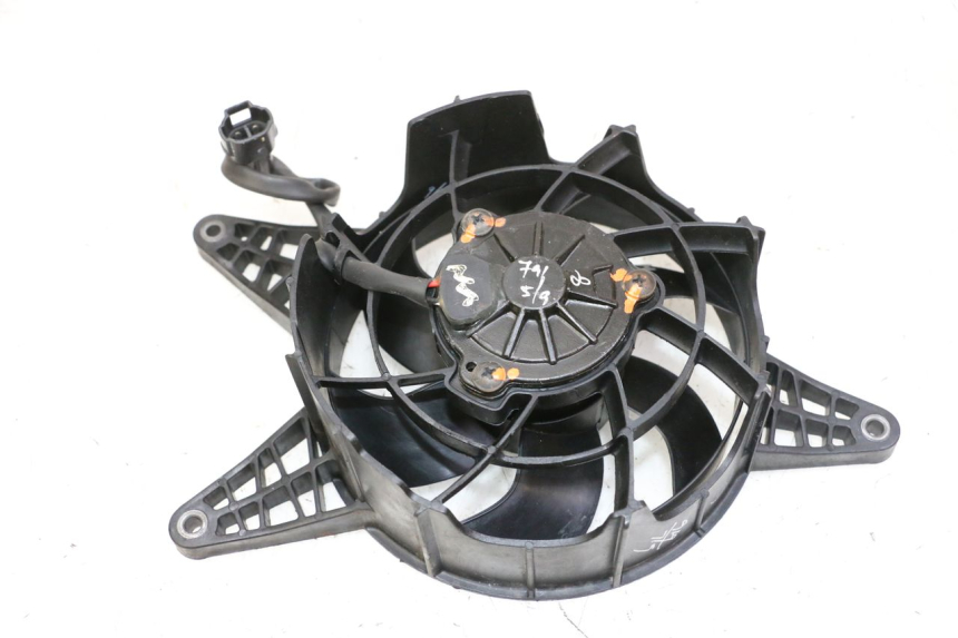 photo de VENTILATEUR BMW G310 R 310 (2016 - 2020) - Zoom état d’usage
