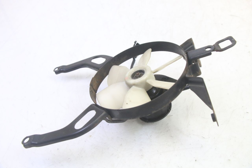 photo de VENTILATEUR KAWASAKI GPX R WARBIRD 600 (1988 - 1993) - Détail de la pièce