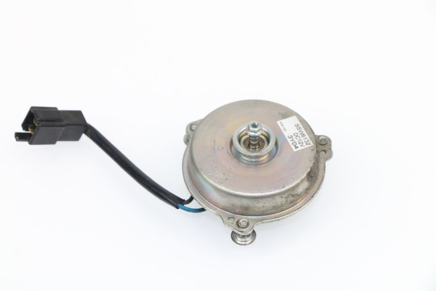 photo de VENTILATEUR KAWASAKI NINJA 300 (2012 - 2017) - Gros plan technique