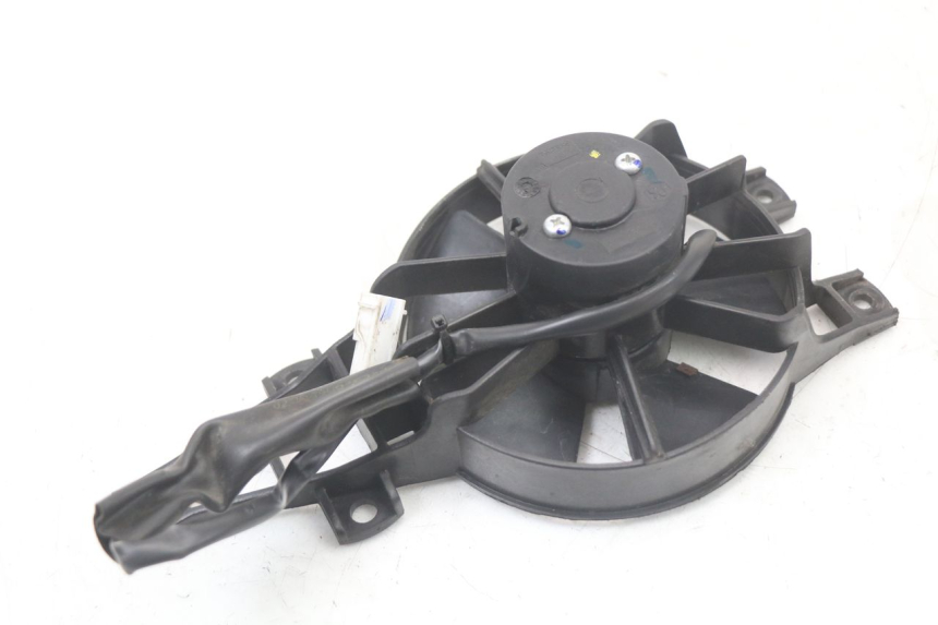photo de VENTILATEUR PIAGGIO MP3 HPE 350 (2018 - 2020) - Autre angle de vue