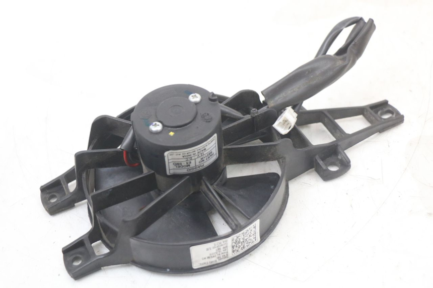 photo de VENTILATEUR PIAGGIO MP3 HPE 350 (2018 - 2020) - Gros plan technique