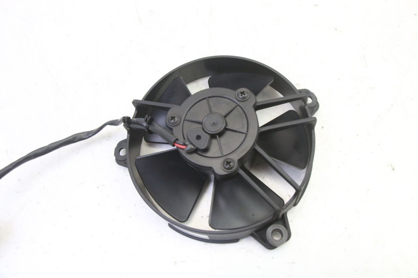 photo de VENTILATEUR PIAGGIO MP3 HPE 310 (2024 - 2025) - Gros plan technique