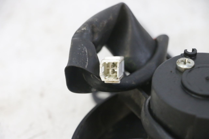 photo de VENTILATEUR PIAGGIO MP3 LT 300 (2010 - 2016) - Autre angle de vue