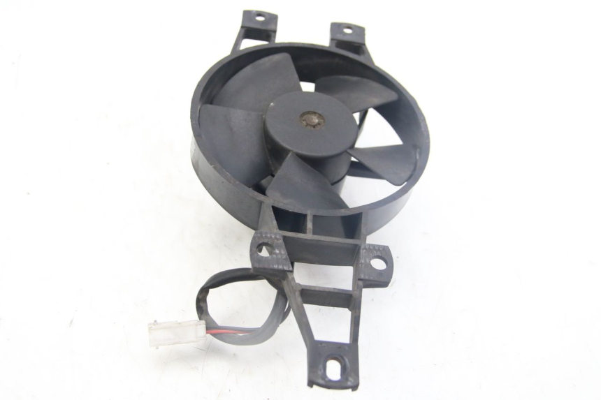 photo de VENTILATEUR PIAGGIO MP3 125 (2006 - 2014) - Autre angle de vue