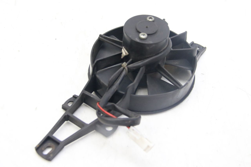 photo de VENTILATEUR PIAGGIO MP3 125 (2006 - 2014) - Points de fixation
