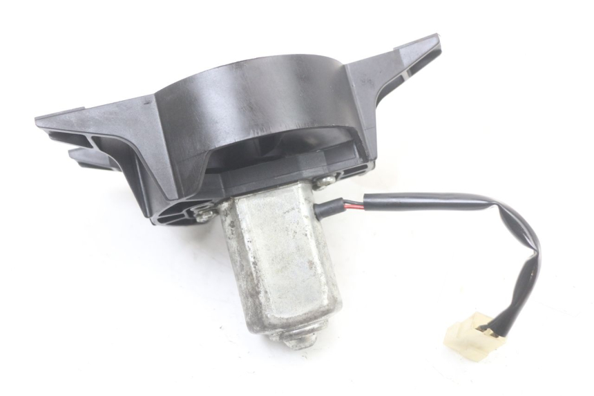 photo de VENTILATEUR PIAGGIO BEVERLY 125 (1998 - 2005) - Autre angle de vue