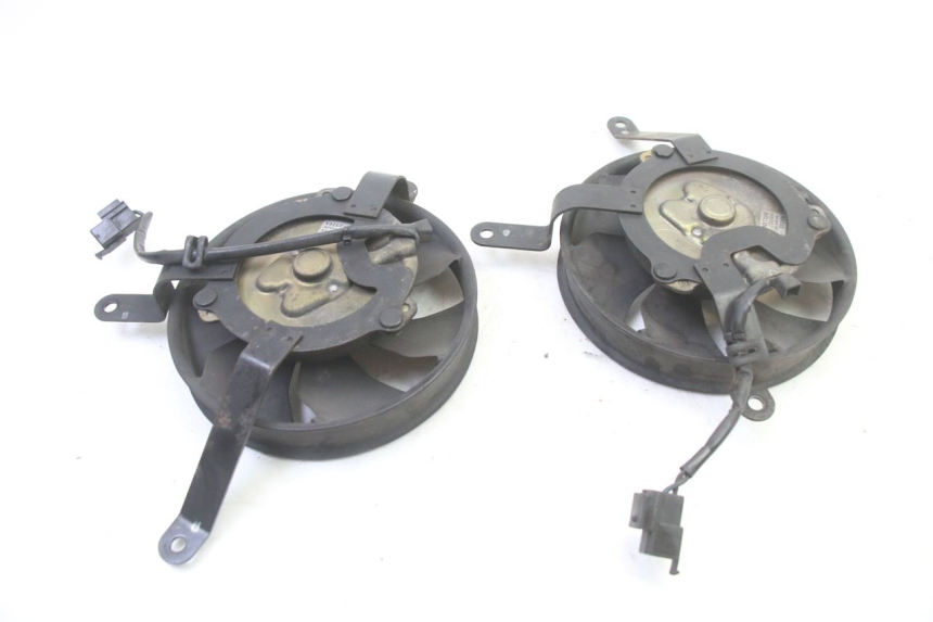 photo de VENTILATEUR HONDA ST PAN EUROPEAN 1300 (2002 - 2013) - Gros plan technique