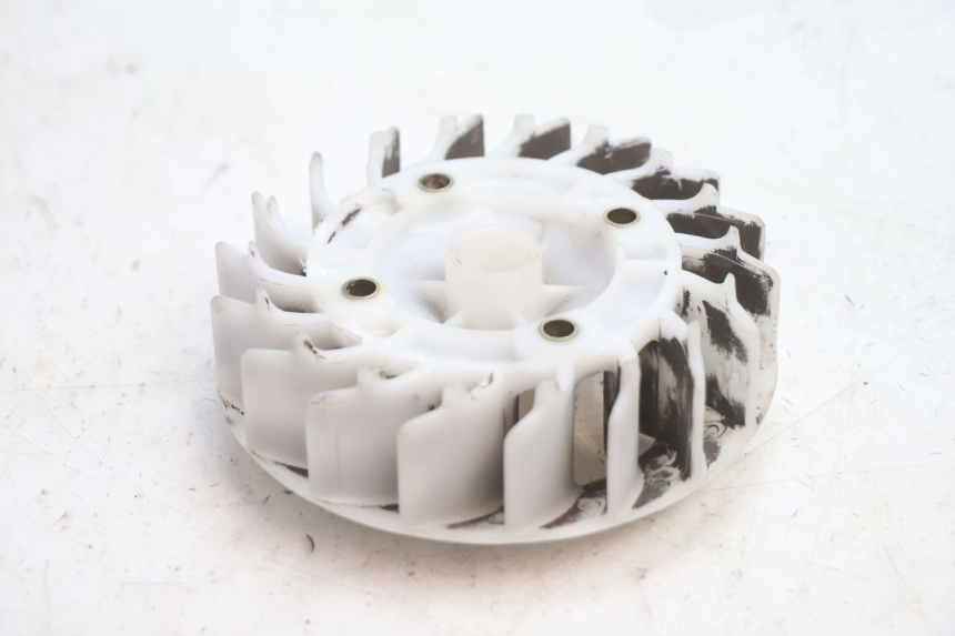 photo de VENTILATEUR KYMCO SUPER 8 2T 50 (2007 - 2013) - Autre angle de vue