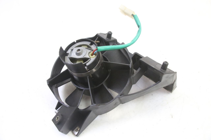 photo de VENTILATEUR PIAGGIO SUPER LX 125 (2000 - 2003) - Autre angle de vue