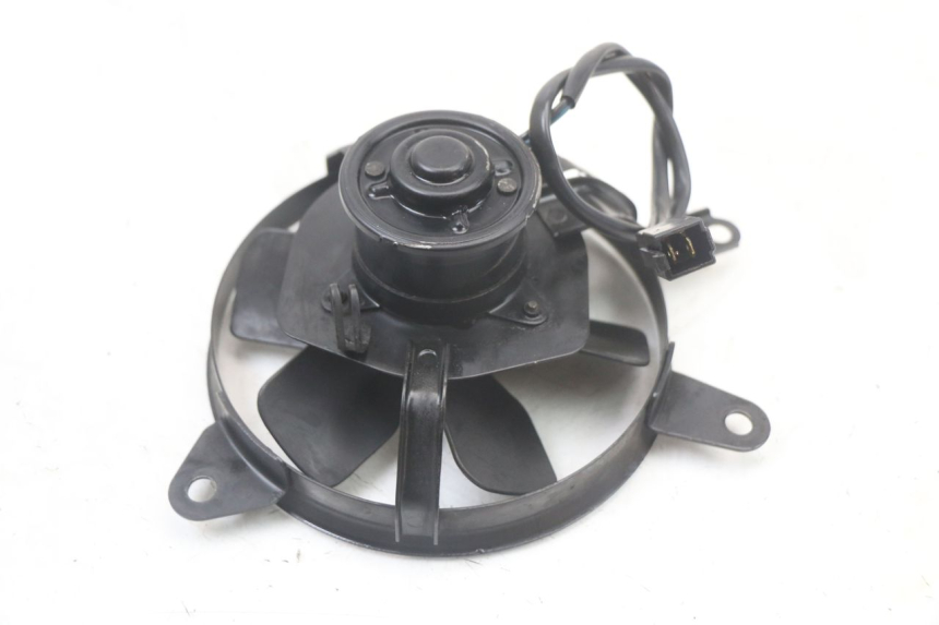 photo de VENTILATEUR SUZUKI SV S 650 (1999 - 2002) - Autre angle de vue