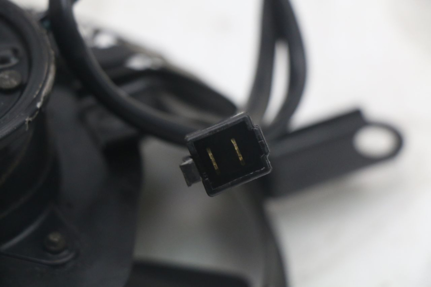 photo de VENTILATEUR SUZUKI SV S 650 (1999 - 2002) - Gros plan technique