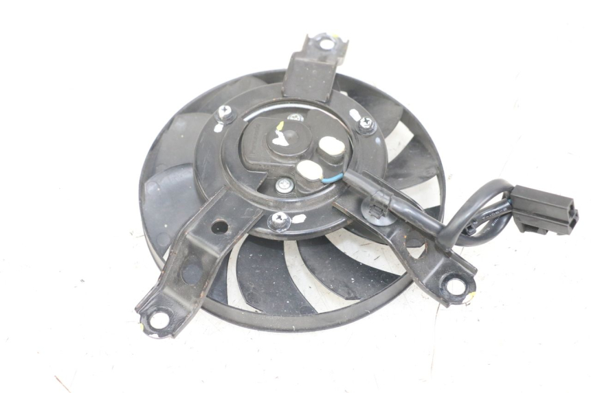 photo de VENTILATEUR YAMAHA XMAX X-MAX ABS 125 (2017 - 2020) - Zoom état d’usage