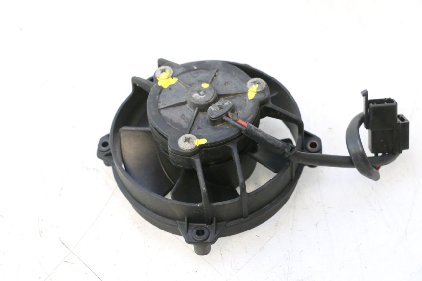photo de VENTILATEUR YAMAHA XMAX X-MAX 125 (2006 - 2009) - Gros plan technique