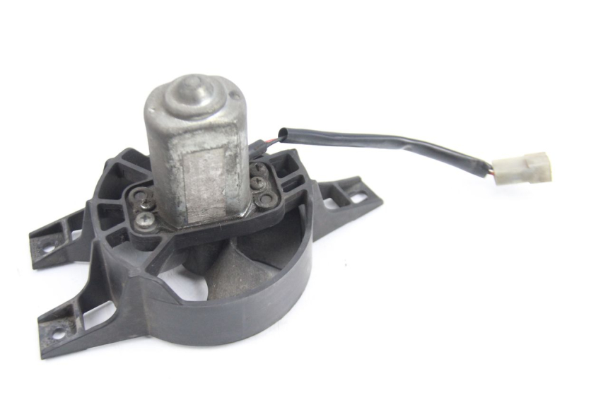 photo de VENTILATEUR PIAGGIO X9 EVOLUTION 125 (2003 - 2007) - Gros plan technique