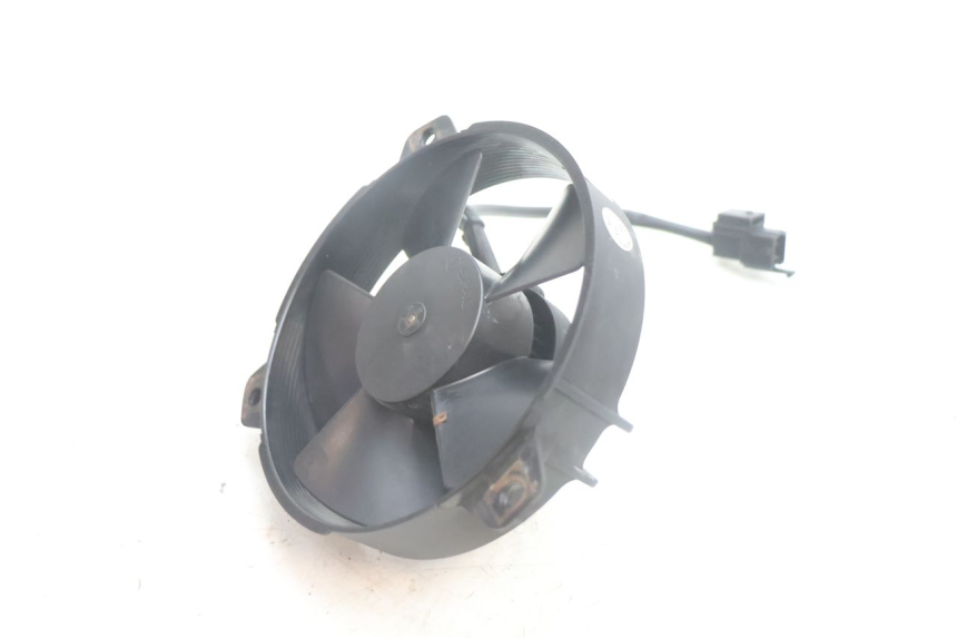 photo de VENTILATEUR YAMAHA YP MAJESTY 125 (2002 - 2006) - Détail de la pièce