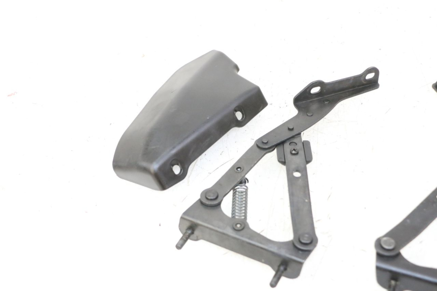 photo de VERIN COFFRE PIAGGIO MP3 LT 400 (2007 - 2012) - Zoom état d’usage