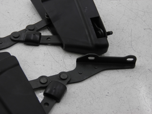 photo de VERIN COFFRE PIAGGIO X8 STREET 125 (2006 - 2007) - Zoom état d’usage