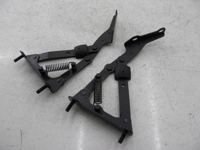 photo de VERIN COFFRE PIAGGIO XEVO - X EVO 125 (2010 - 2015) - Détail de la pièce