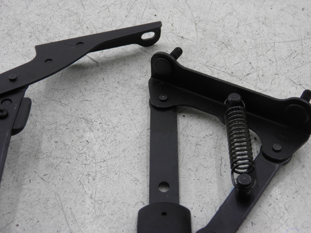 photo de VERIN COFFRE PIAGGIO XEVO - X EVO 125 (2010 - 2015) - Zoom état d’usage