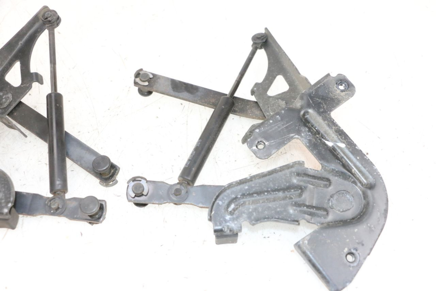 photo de VERIN COFFRE PEUGEOT SATELIS 125 (2013 - 2018) - Vue d’ensemble