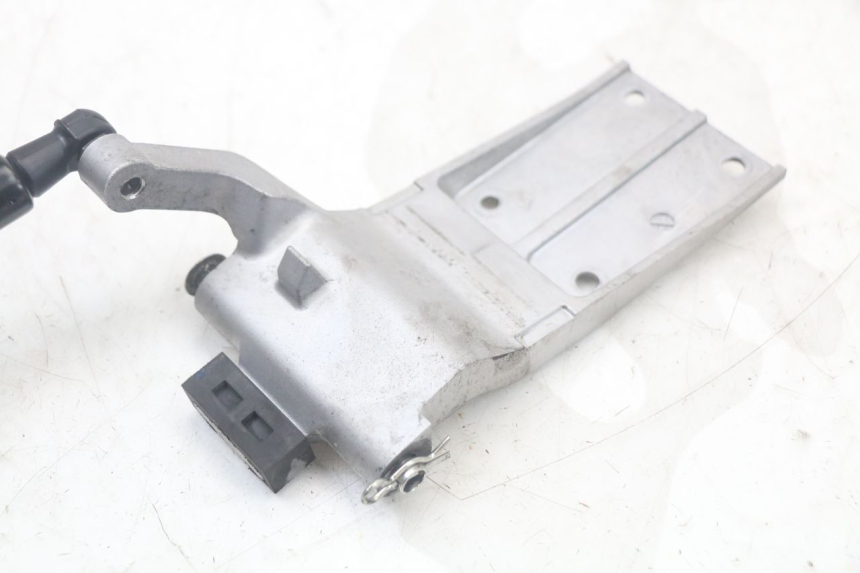 photo de VÉRIN COFFRE YAMAHA XMAX X-MAX ABS 125 (2017 - 2020) - Autre angle de vue