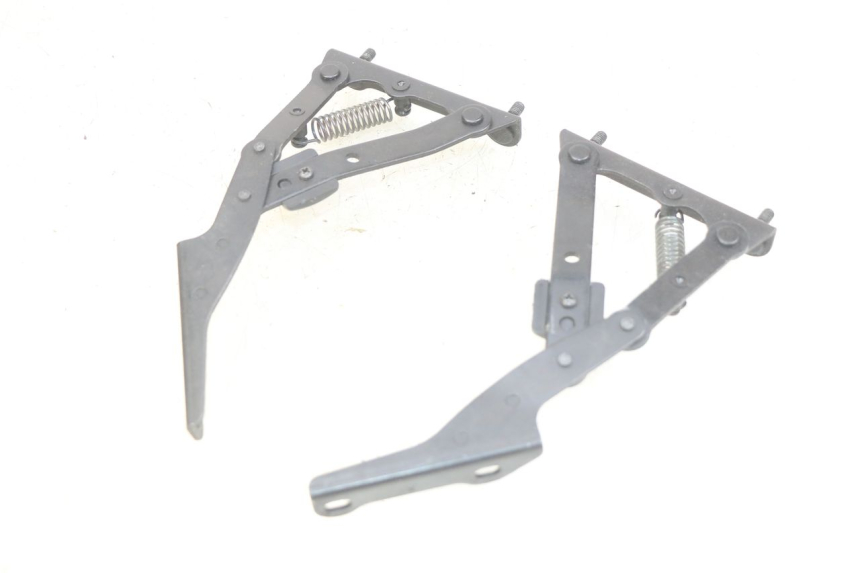 photo de VÉRIN COFFRE PIAGGIO XEVO - X EVO 125 (2007 - 2017) - Zoom état d’usage