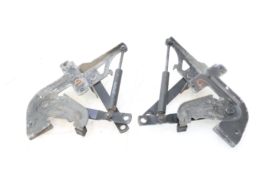 photo de VÉRIN SELLE PEUGEOT SATELIS 125 (2006 - 2009) - Vue principale