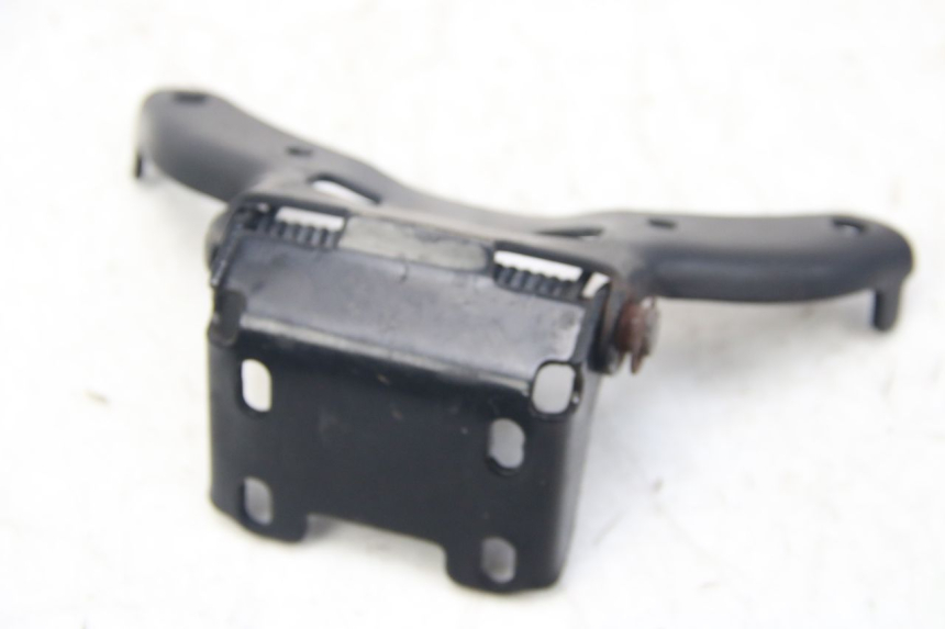 photo de VÉRIN SELLE PIAGGIO VESPA SPRINT 2T 50 (2014 - 2018) - Zoom état d’usage