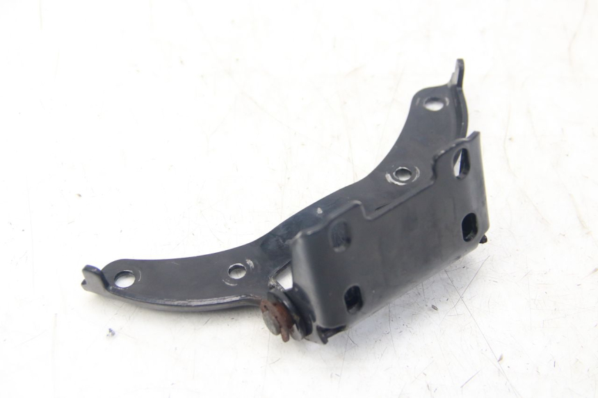 photo de VÉRIN SELLE PIAGGIO VESPA SPRINT 2T 50 (2014 - 2018) - Gros plan technique