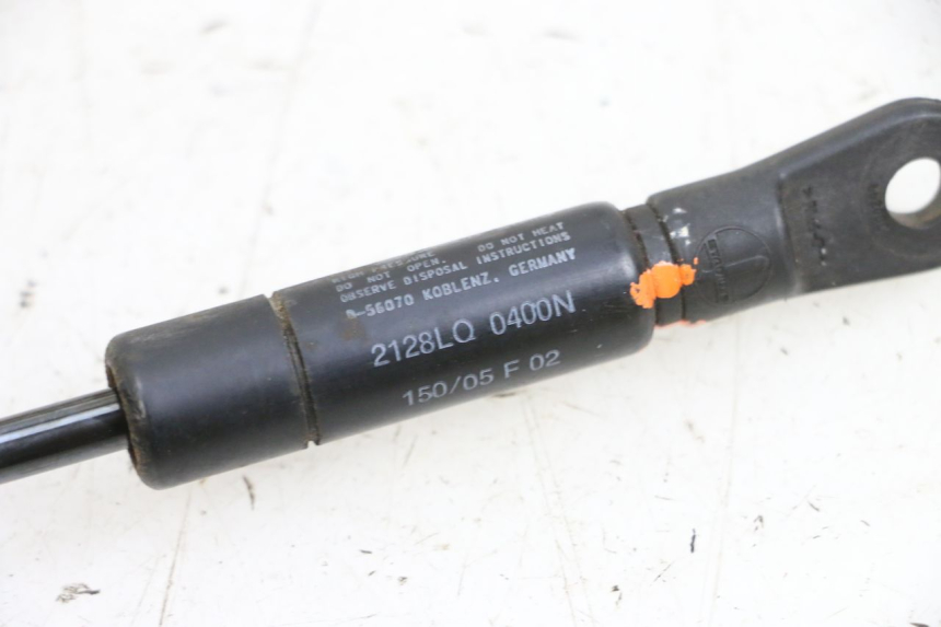 photo de VERIN SELLE YAMAHA XMAX X-MAX 125 (2006 - 2009) - Zoom état d’usage