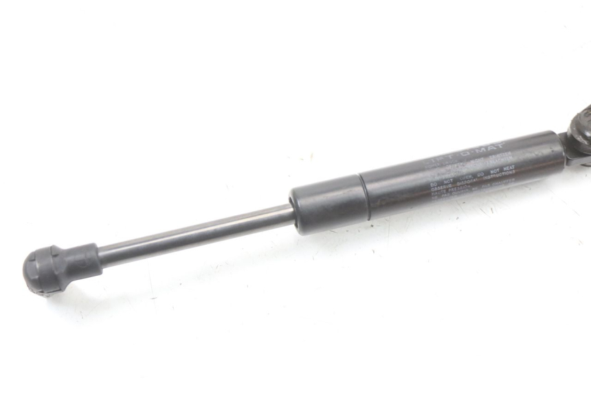 photo de VÉRIN SELLE PIAGGIO X10 125 (2012 - 2017) - Détail de la pièce