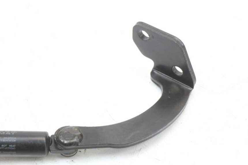 photo de VÉRIN SELLE PIAGGIO X10 125 (2012 - 2017) - Zoom état d’usage