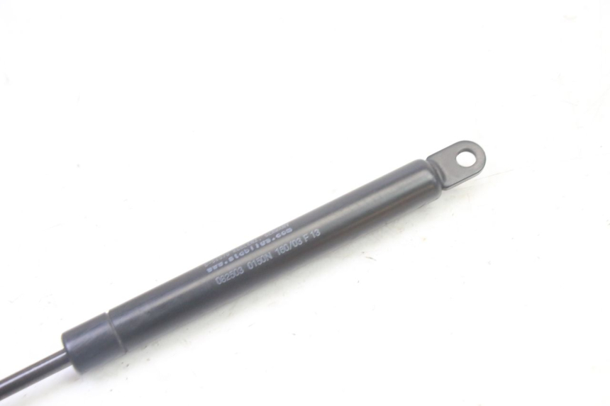 photo de VÉRIN SELLE PIAGGIO X9 EVOLUTION 125 (2003 - 2007) - Zoom état d’usage