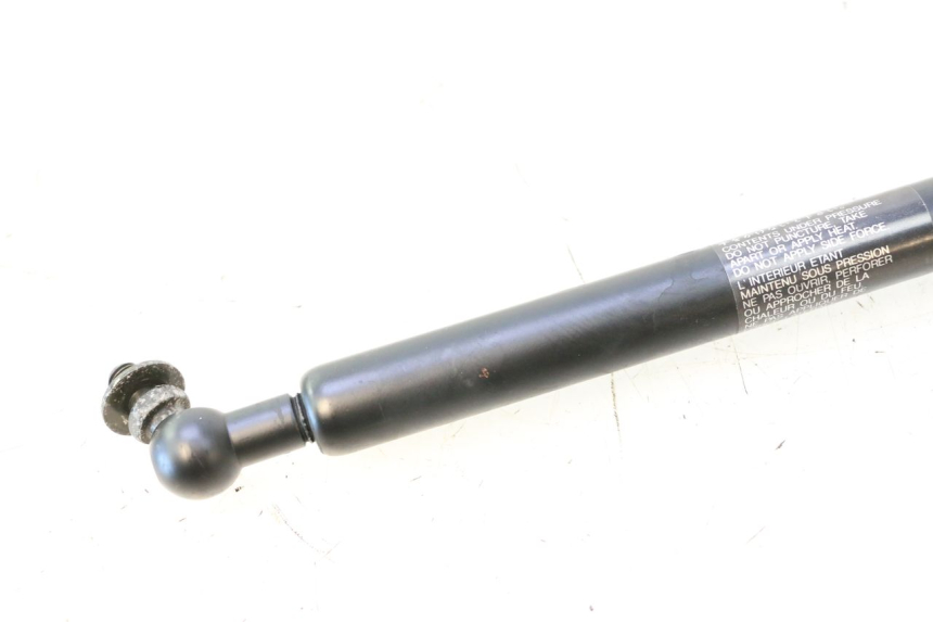 photo de VERIN SELLE YAMAHA XP T-MAX ABS 500 (2005 - 2005) - Détail de la pièce