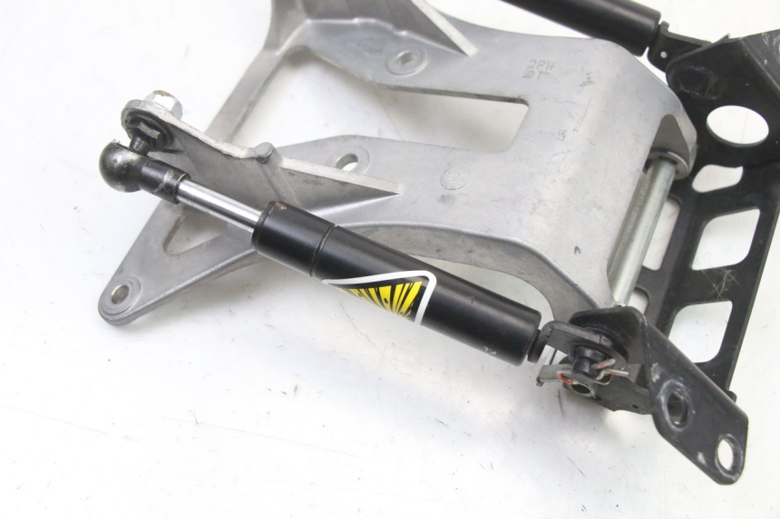 photo de VERIN SELLE YAMAHA YP T-MAX TMAX 530 (2017 - 2020) - Gros plan technique