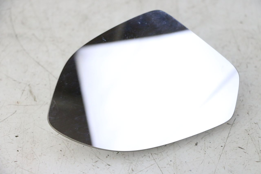 photo de VERRE RETROVISEUR DROIT PIAGGIO X9 EVOLUTION 125 (2003 - 2007) - Gros plan technique